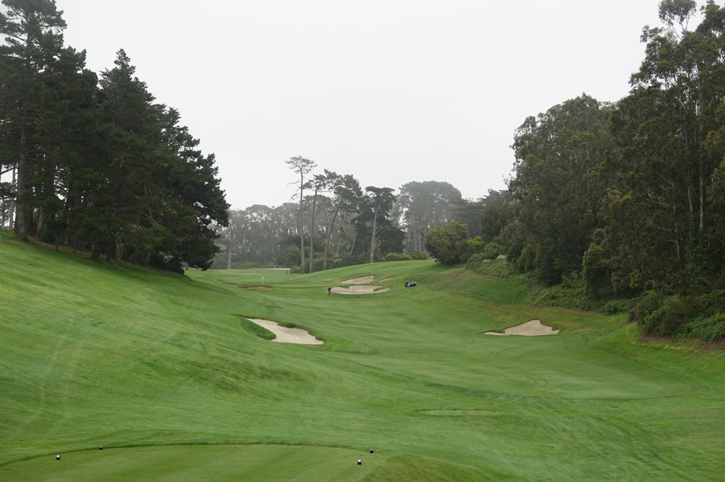 8th Hole at San Francisco Golf Club (378 Yard Par 4)